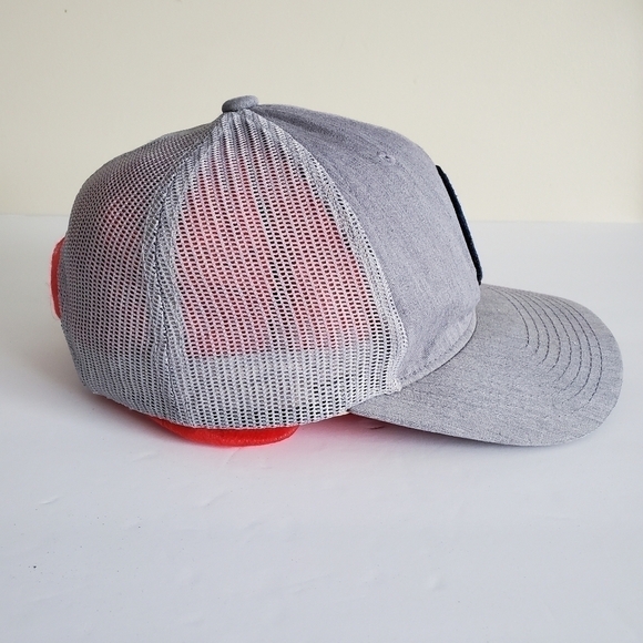 Travis Mathew Snapback Hat Cap - Picture 4 of 8